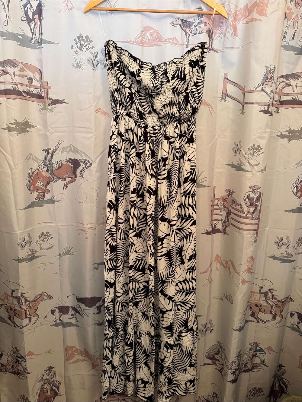 Timing Black and White Strapless Leaf-Print Maxi Dress